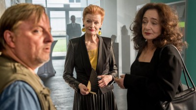 tatort-gott-ist-auch-nur-ein-mensch-mit-axel-prahl-und-gertie-honeck.jpg