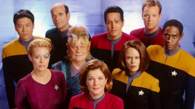 star-trek-voyager-cast.png