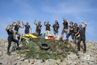 Beach-Cleanup-Crew.-Foto_-Timo-Dehn-Sea-Shepherd--1280x853.jpg